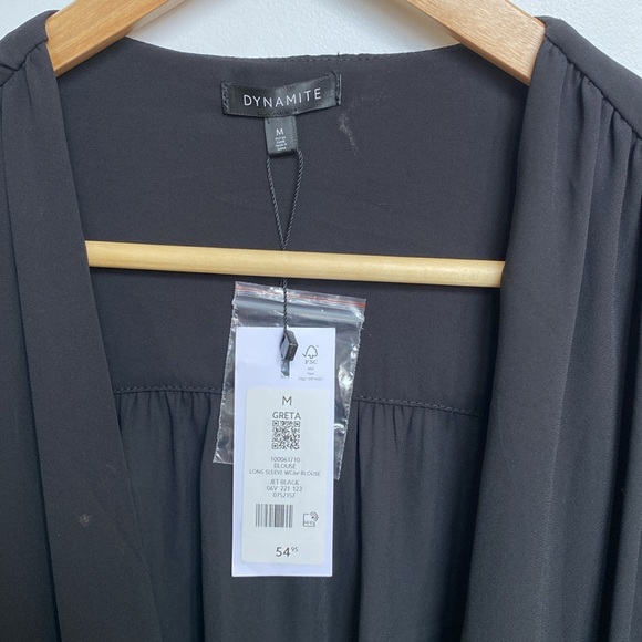 NWT Dynamite wrap Blouse 🖤 - Picture 3 of 5